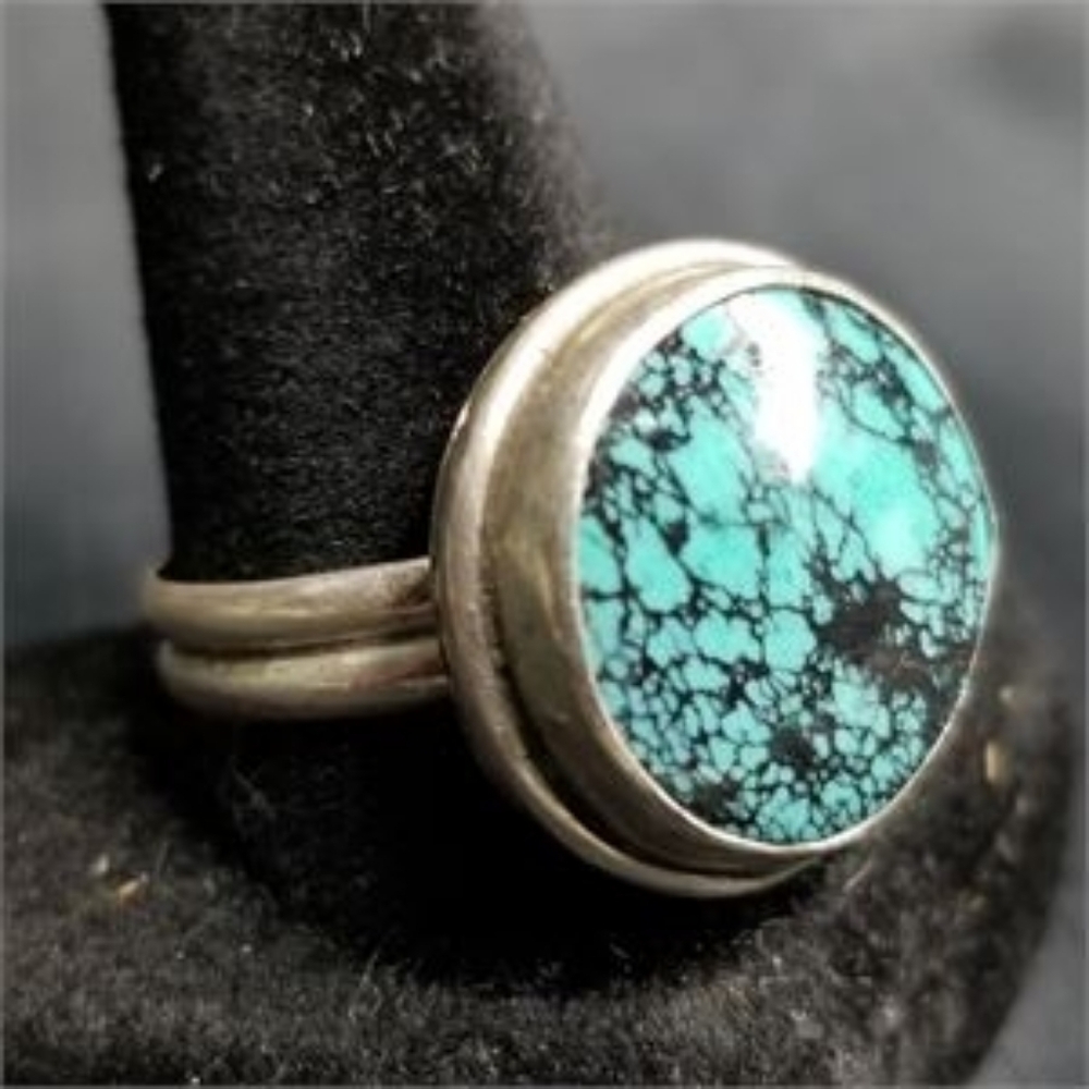 Sterling Silver and Turquoise Cab  Ring 6.69g